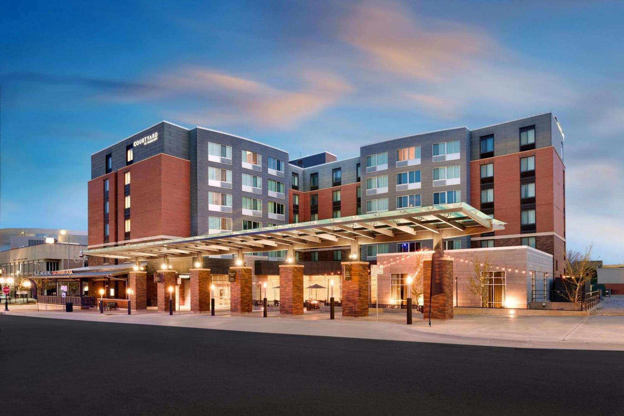 Hotel Courtyard Lincoln Downtown Exterior foto